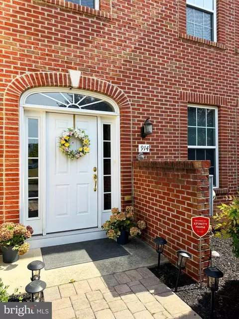 Entry Way - 914 Shepard Ave, Bear, DE 19701 photo 1 of 11