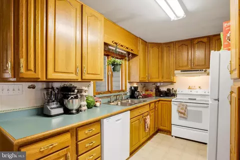 Kitchen - 113 Main St, Townsend, DE 19734 photo 2 of 3