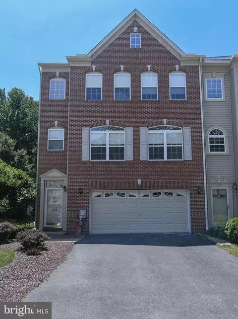 102 Persimmon Pl, Bear, DE 19701