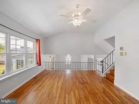 Living - 20 Glyn Dr, Newark, DE 19713 photo 8 of 12