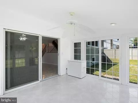Exterior - 20 Glyn Dr, Newark, DE 19713 photo 5 of 7