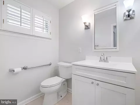 Bath - 20 Glyn Dr, Newark, DE 19713 photo 3 of 3