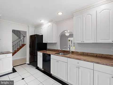 Kitchen - 20 Glyn Dr, Newark, DE 19713 photo 2 of 3