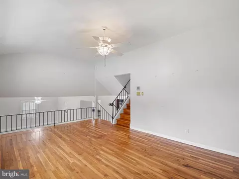 Living - 20 Glyn Dr, Newark, DE 19713 photo 11 of 12