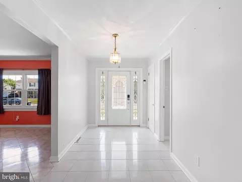 Entry Way - 20 Glyn Dr, Newark, DE 19713 photo 1 of 4