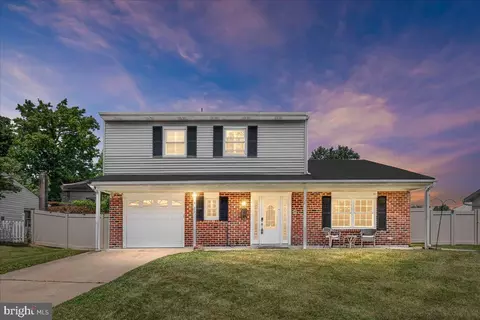 20 Glyn Dr, Newark, DE 19713
