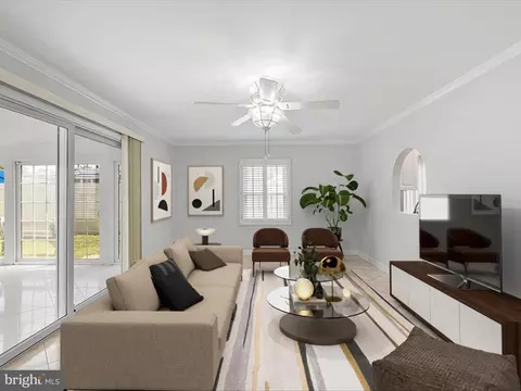Living - 20 Glyn Dr, Newark, DE 19713 photo 2 of 12