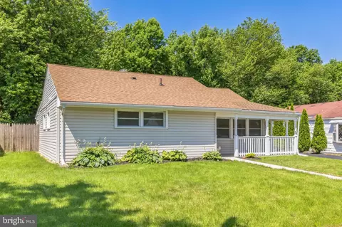 125 Louise Rd, New Castle, DE 19720