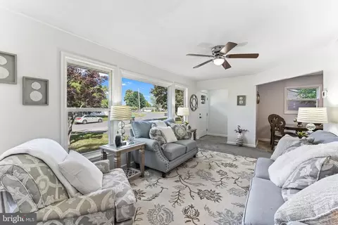 123 Saint John Dr, Wilmington, DE 19808