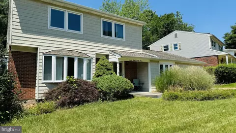 2821 Fawkes Dr, Wilmington, DE 19808