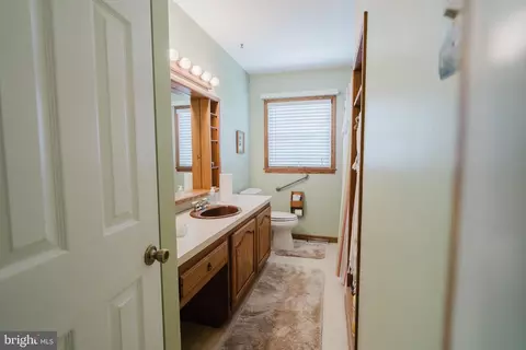 Entry Way - 17 Argyle Rd, Newark, DE 19713 photo 6 of 7