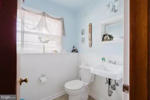 Bath - 17 Argyle Rd, Newark, DE 19713 photo 1 of 1
