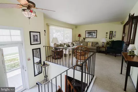 Entry Way - 17 Argyle Rd, Newark, DE 19713 photo 2 of 7