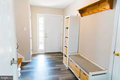 Entry Way - 14 Sheldrake Rd, Newark, DE 19713 photo 1 of 6