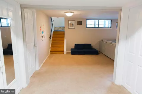 Entry Way - 14 Sheldrake Rd, Newark, DE 19713 photo 5 of 6