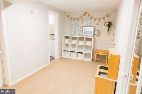 Entry Way - 14 Sheldrake Rd, Newark, DE 19713 photo 6 of 6