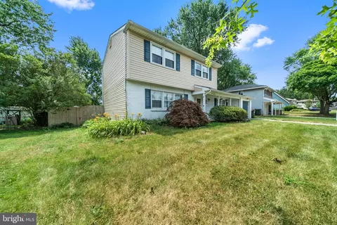 919 Devon Dr, Newark, DE 19711 photo 2
