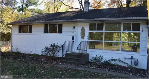 826 Wilson Rd, Wilmington, DE 19803