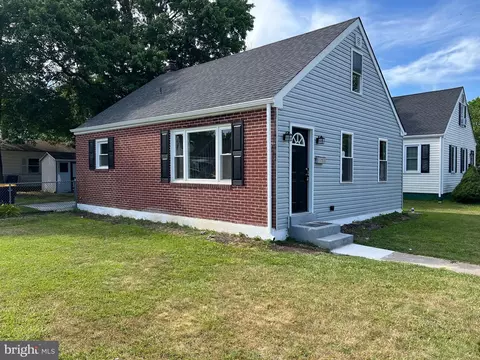 1 Harvey Pl, Wilmington, DE 19805