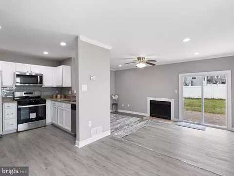 18 Kelston Dr, Newark, DE 19702