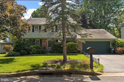 110 Birch Knoll Rd, Wilmington, DE 19810