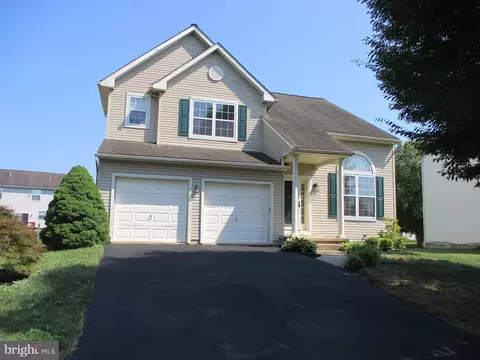 4 Lotus Cir N, Bear, DE 19701