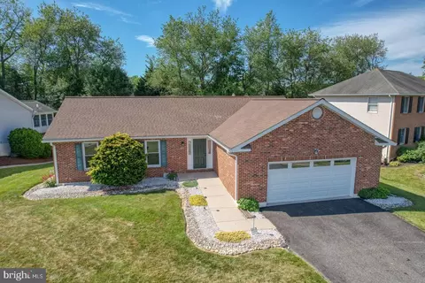 1 Tara Ct, Bear, DE 19701