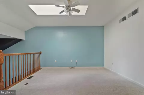 Living - 448 Sweetman Dr, Bear, DE 19701 photo 5 of 5