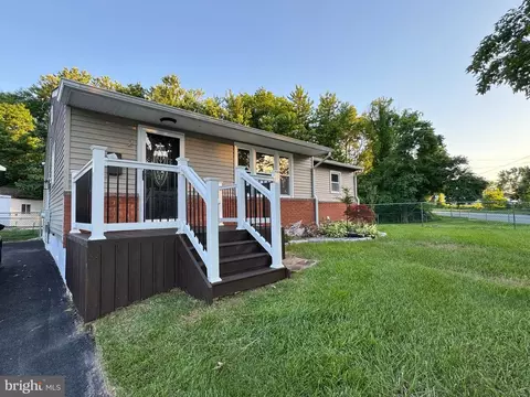 2 Edinburgh Dr, New Castle, DE 19720