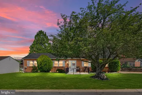 24 Poe Way, Newark, DE 19702