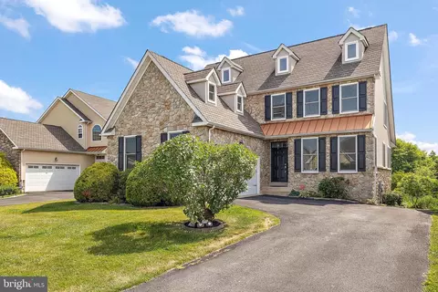208 N Heron Cir, New Castle, DE 19720