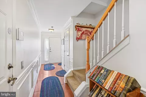 Entry Way - 21 Lisa Dr, Newark, DE 19702 photo 3 of 10