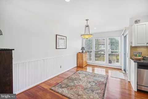Entry Way - 21 Lisa Dr, Newark, DE 19702 photo 5 of 10