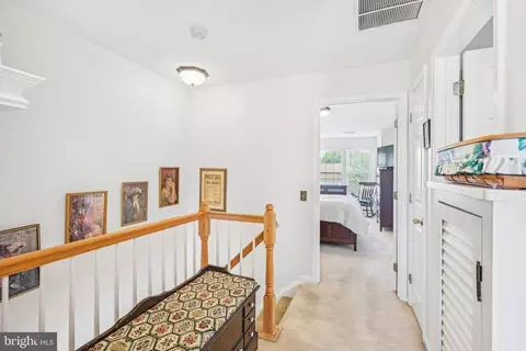Entry Way - 21 Lisa Dr, Newark, DE 19702 photo 9 of 10