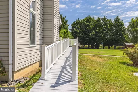 Exterior - 116 Leanne Dr, Middletown, DE 19709 photo 5 of 8