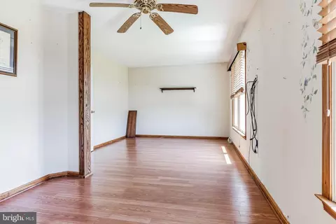 Living - 116 Leanne Dr, Middletown, DE 19709 photo 4 of 4