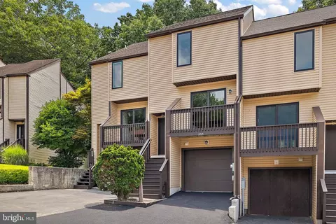 3225 Champions Dr, Wilmington, DE 19808