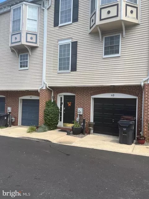 40 E Mccaulley Ct, Wilmington, DE 19801