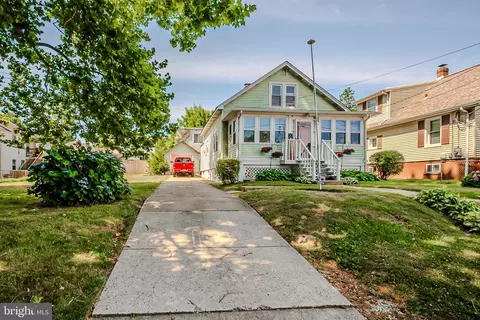 303 4th St, New Castle, DE 19720