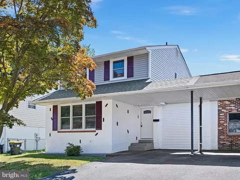 734 Plumtree Ln, Claymont, DE 19703