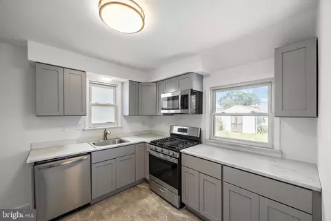Kitchen - 5 Monterry Dr, Newark, DE 19713 photo 1 of 1
