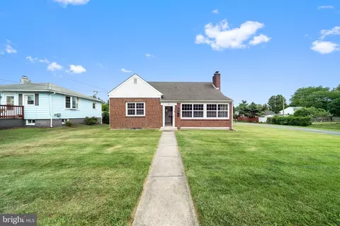 132 S Clifton Ave, Wilmington, DE 19805