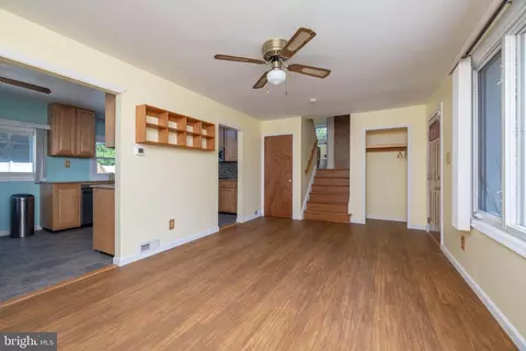 Living - 126 Brookside Blvd, Newark, DE 19713 photo 2 of 3