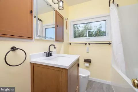 Bath - 126 Brookside Blvd, Newark, DE 19713 photo 1 of 1