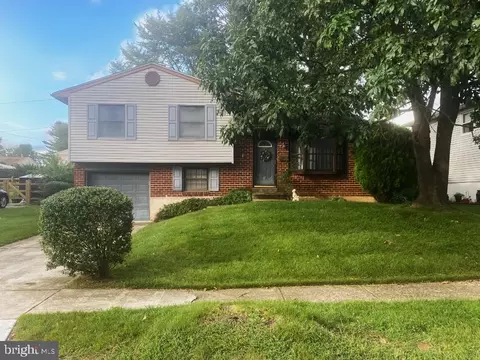 13 Hardy Rd, New Castle, DE 19720