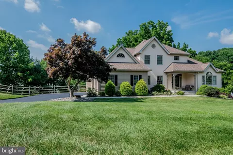 9 Taylors Mill Ln, Wilmington, DE 19808