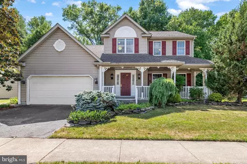 408 Douglas D Alley Dr, Newark, DE 19713