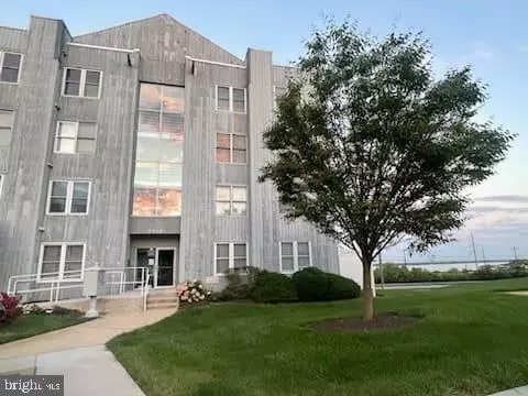 5215 Unit Le Parc Dr #1, Wilmington, DE 19809