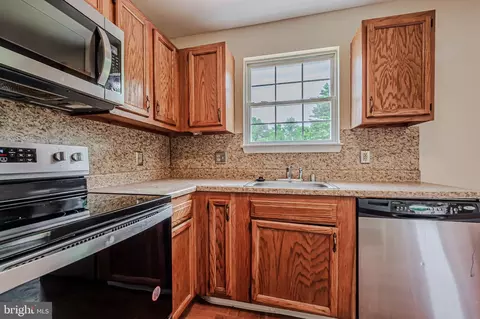 Kitchen - 27 Shadow Ln, Bear, DE 19701 photo 1 of 3