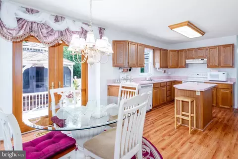 Kitchen - 17 Airdrie Dr, Bear, DE 19701 photo 1 of 2